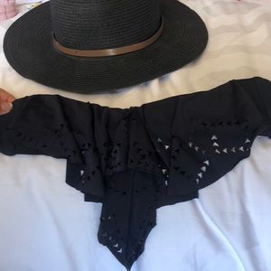 Bathing suit top (strapless). Size M.💛